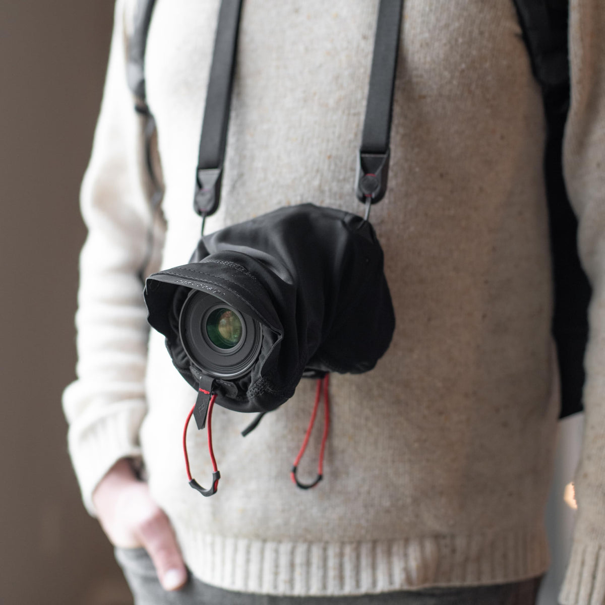 Peak Design Shell Camera Rain Cover, Medium, Weatherproof Rain Cover for DSLR Camera, Stretchy Neoprene Fabric, Waterproof Membrane, Works