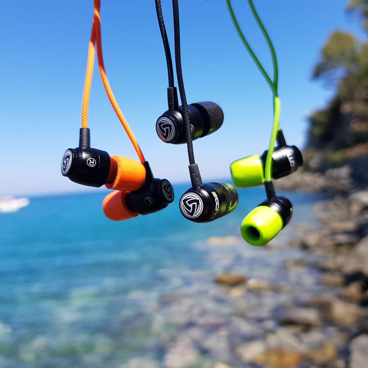 LUDOS Clamor Wired Earbuds in-Ear Headphones, 5 Years Warranty, Earphones with Microphone, Noise Isolating Ear Buds, Memory Foam for iPhone, Samsung, School Students, Kids, Women, Small Ears - Green