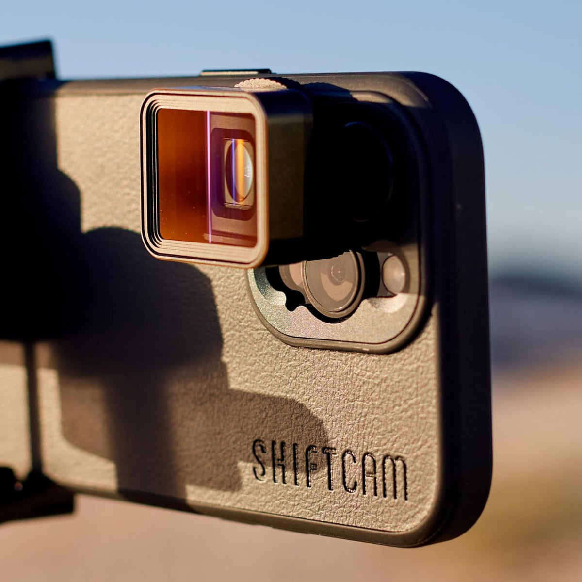 Shiftcam | LensUltra 1.55x Anamorphic Lens - 1.55x Magnification, 120° Angle - Plunge into Ultra-Wide Aspect Ratio, Signature Lens Flare, Dreamlike Depths, Superior Sharpness, Premium Design